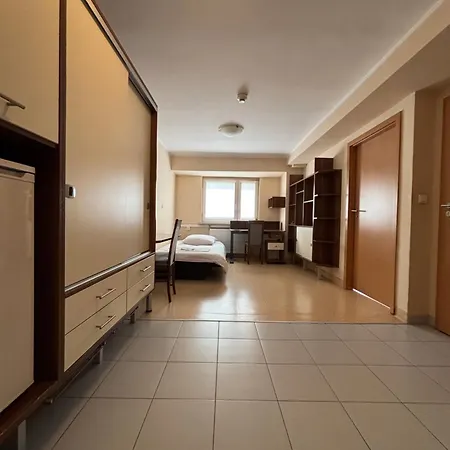 Dom Akademicki Przy Ulicy Nieszawskiej Aparthotel Poznan