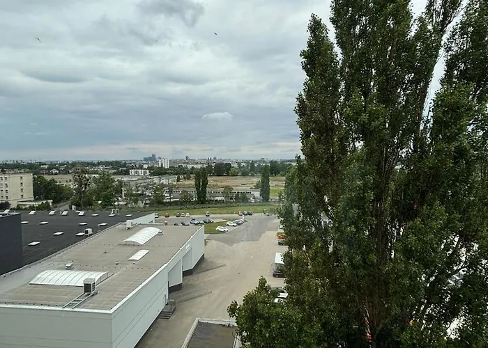 Apart-hotel Dom Akademicki Przy Ulicy Nieszawskiej