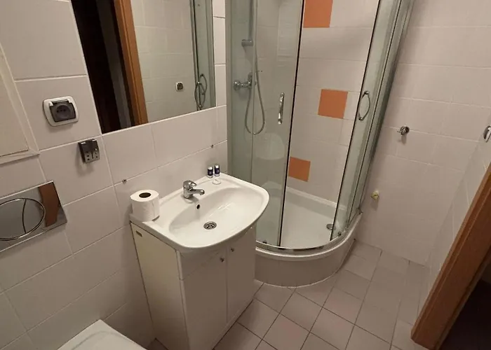 Apart-hotel Dom Akademicki Przy Ulicy Nieszawskiej 3*